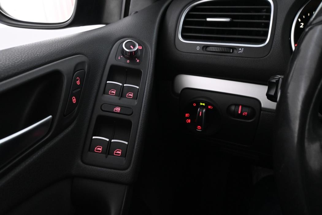 VOLKSWAGEN Golf 2011