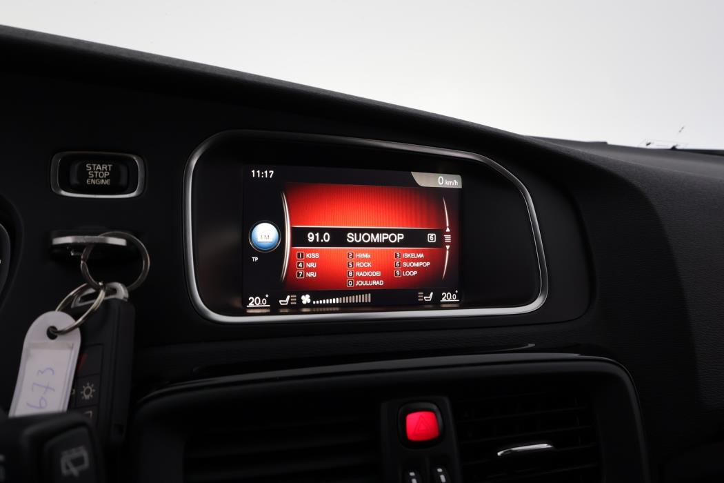 VOLVO V40 2019