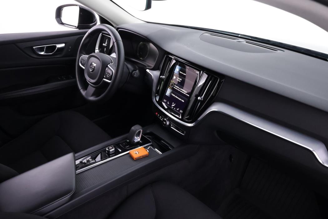 VOLVO V60 2022