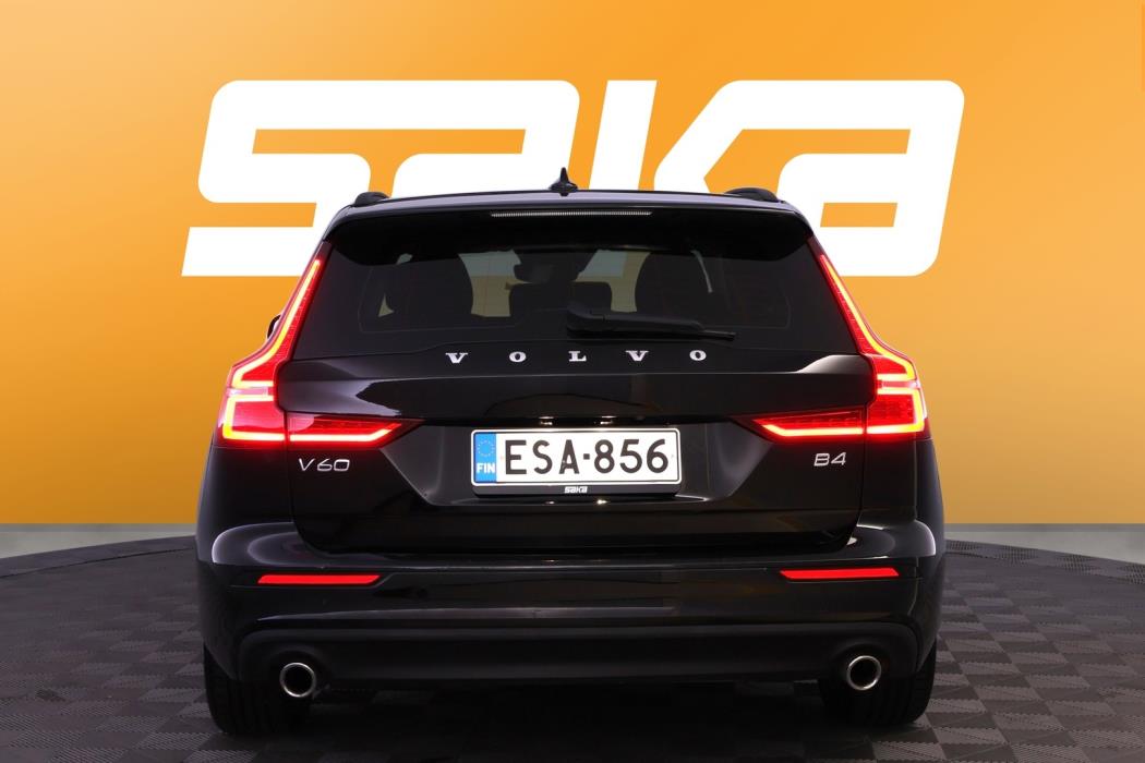 VOLVO V60 2022