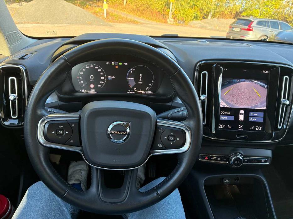 VOLVO XC40 2021