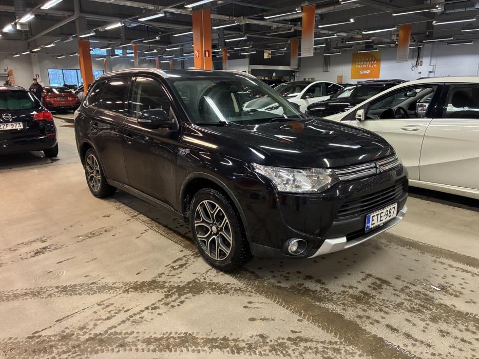 MITSUBISHI Outlander PHEV 2015
