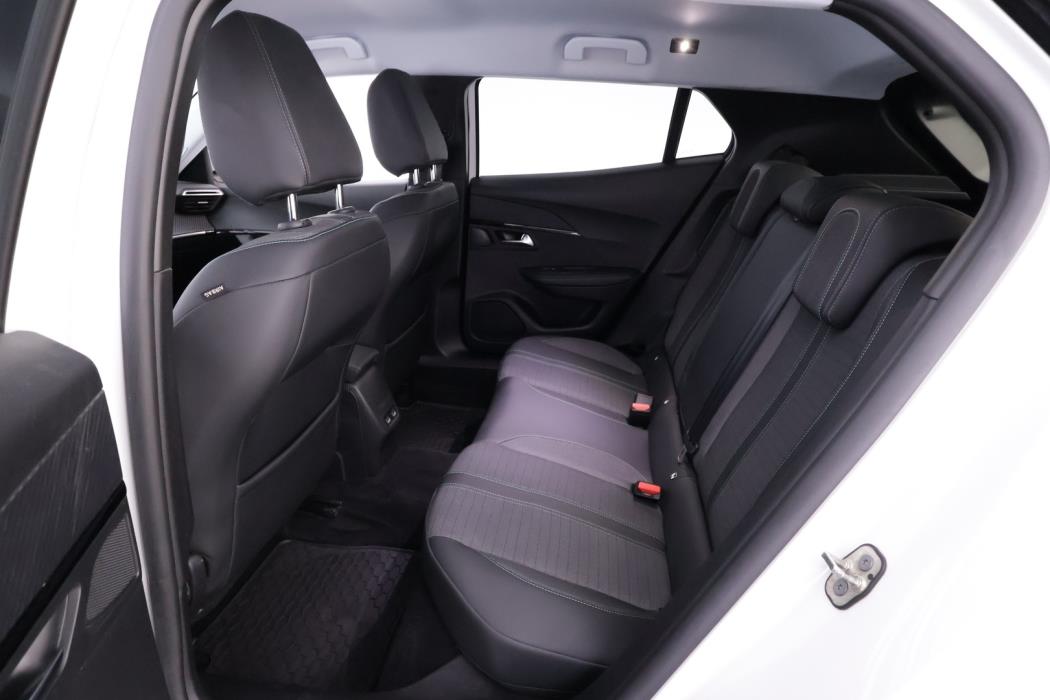 PEUGEOT e-2008 2022