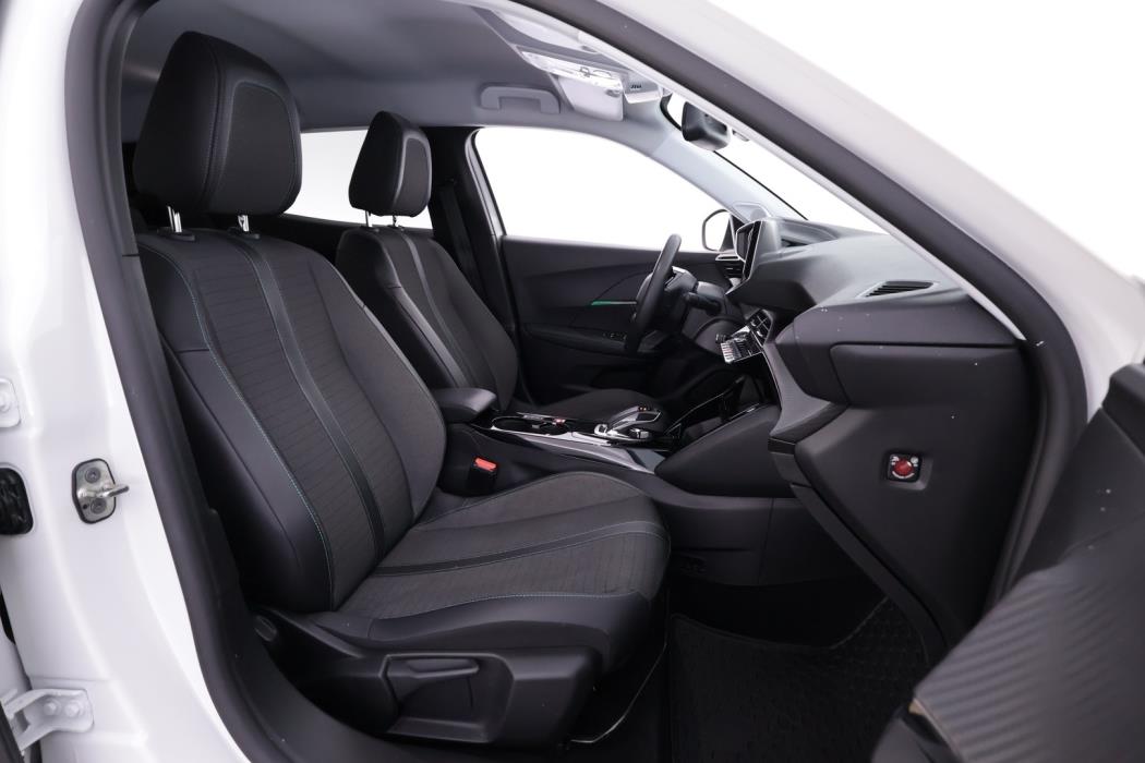 PEUGEOT e-2008 2022