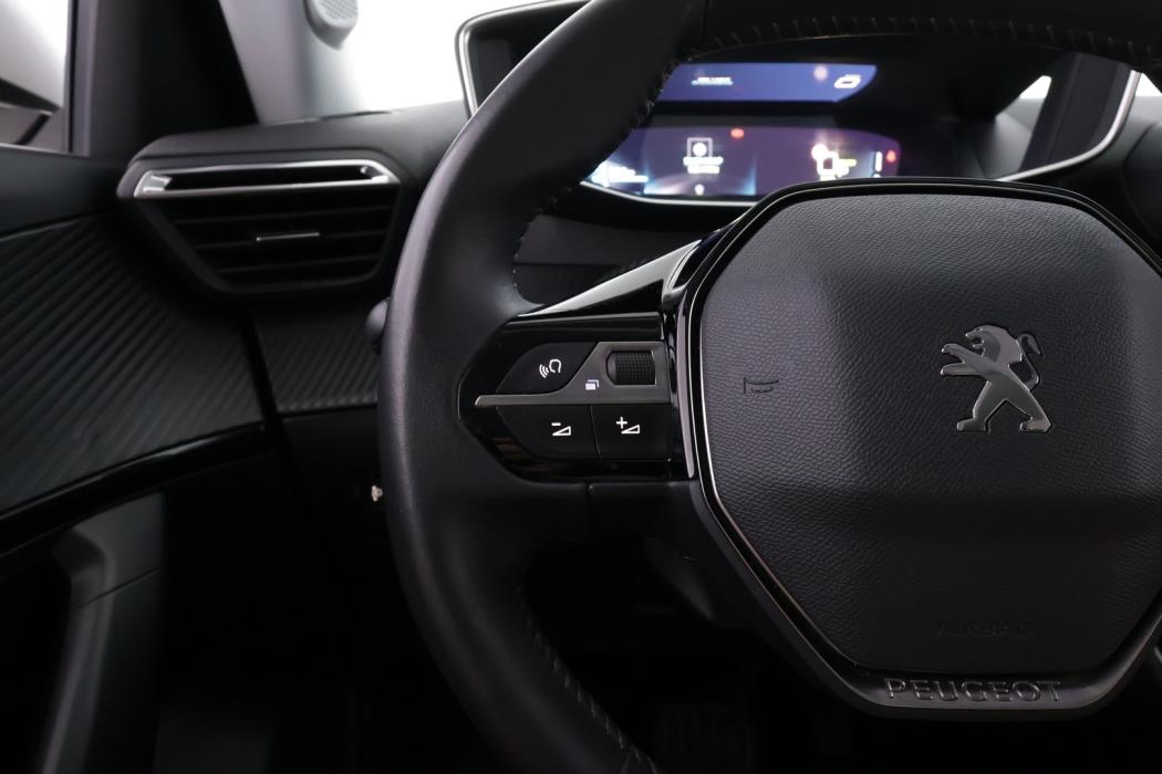 PEUGEOT e-2008 2022
