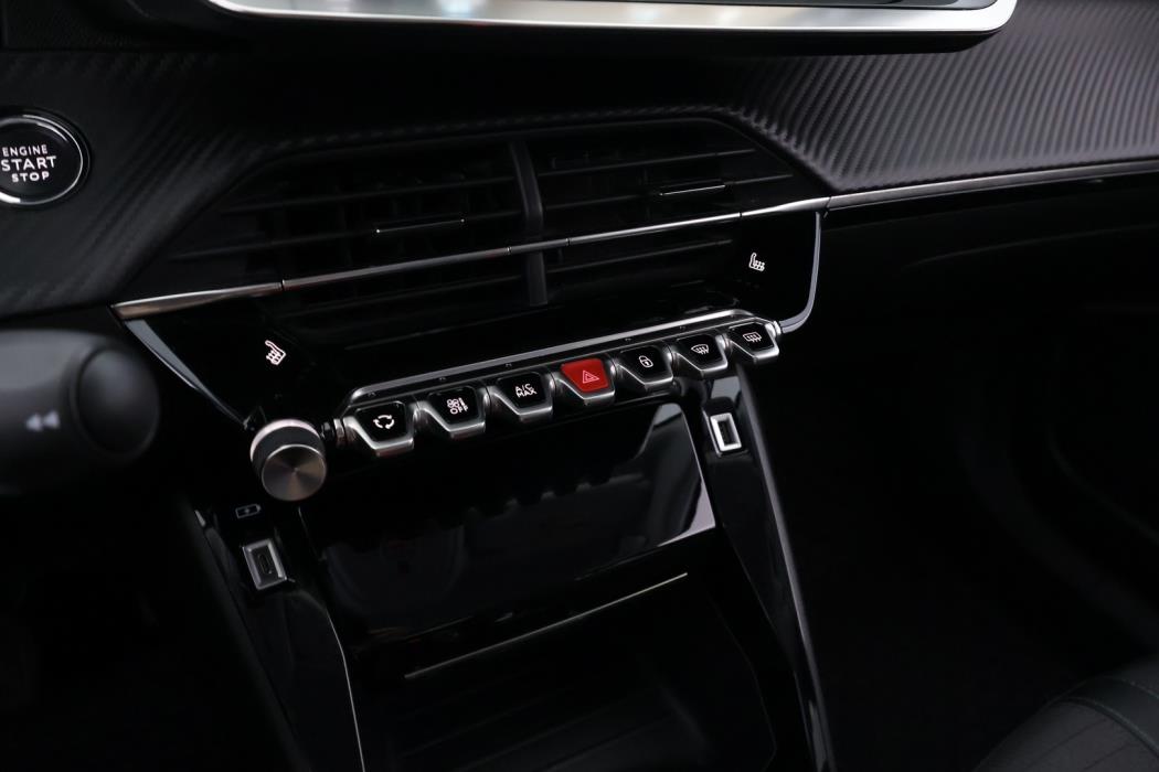 PEUGEOT e-2008 2022