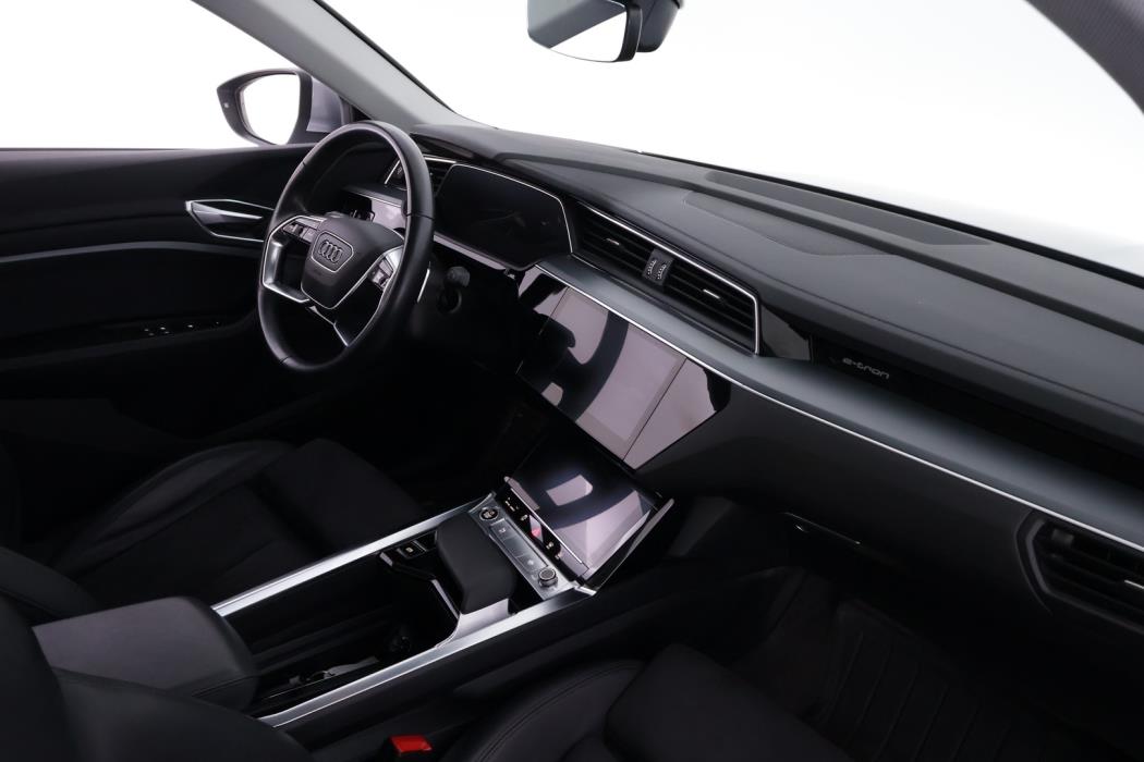 AUDI e-tron 2022