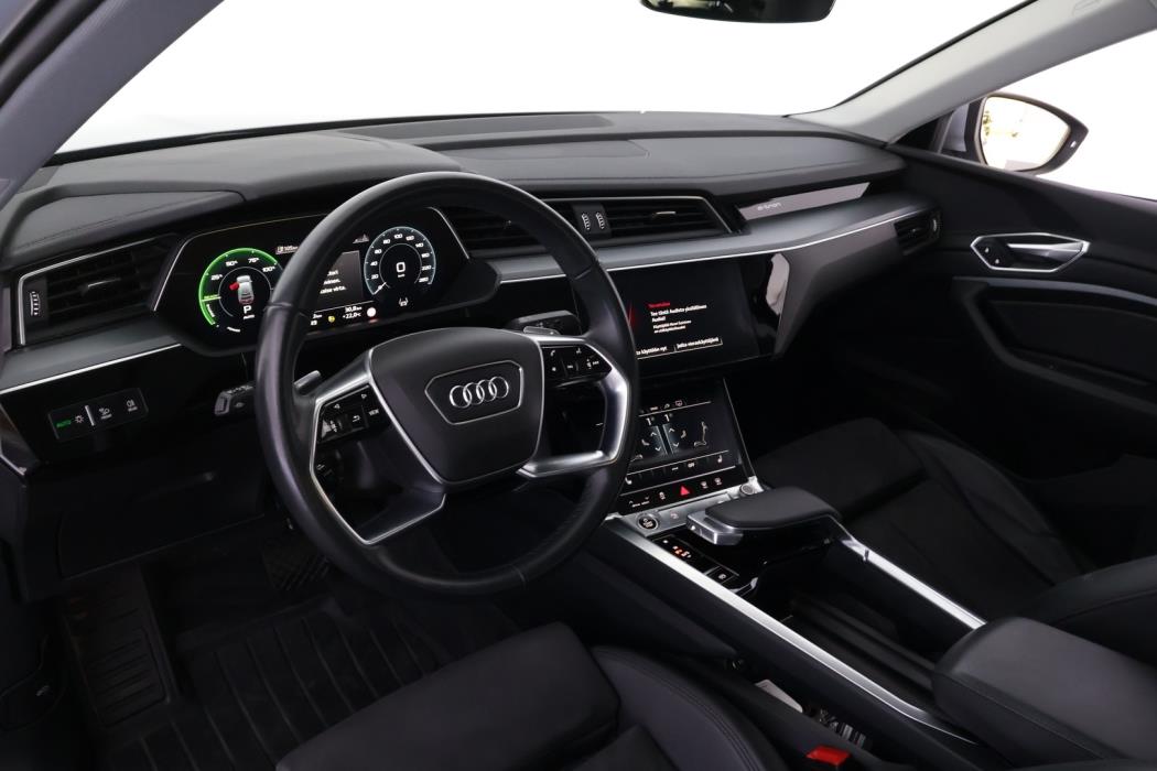 AUDI e-tron 2022