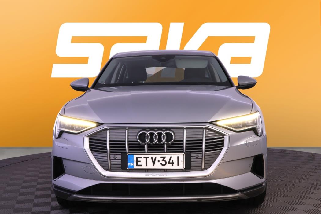 AUDI e-tron 2022