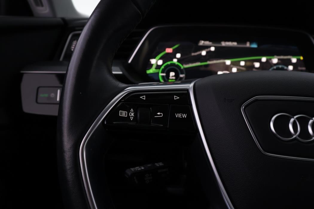 AUDI e-tron 2022