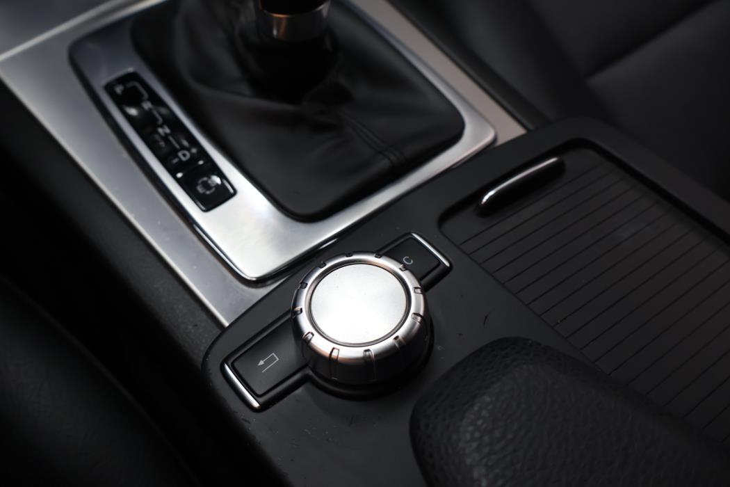 MERCEDES-BENZ C 2012