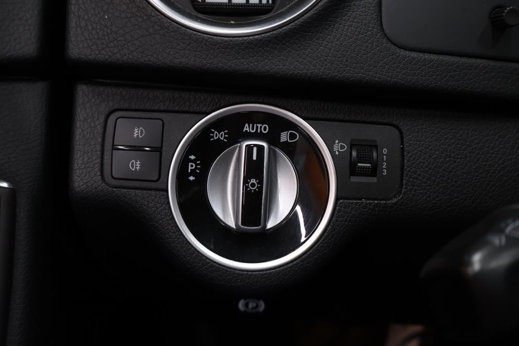 MERCEDES-BENZ C 2012