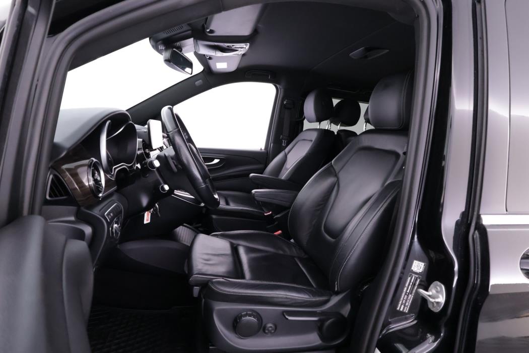 MERCEDES-BENZ V 2022