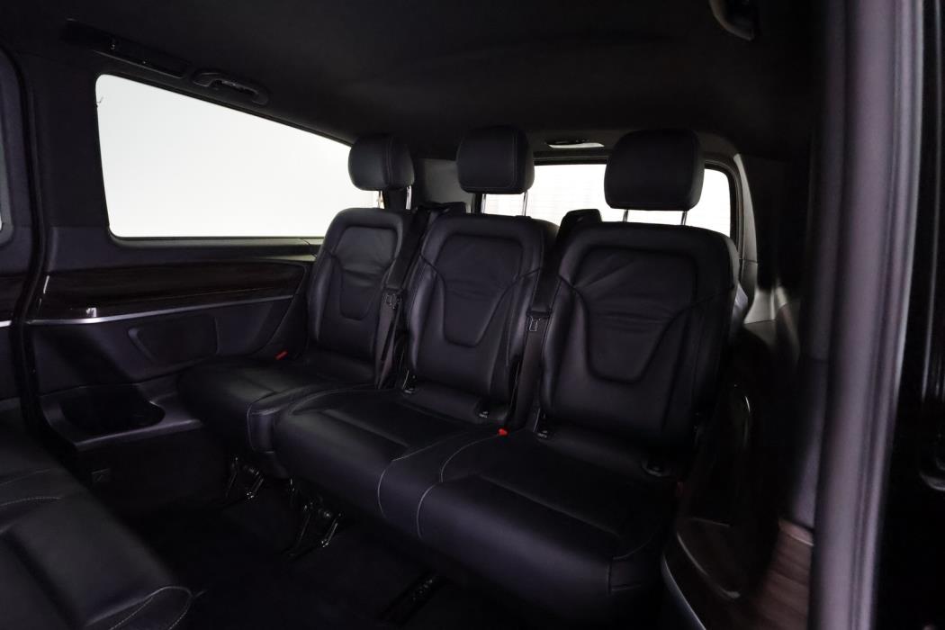 MERCEDES-BENZ V 2022
