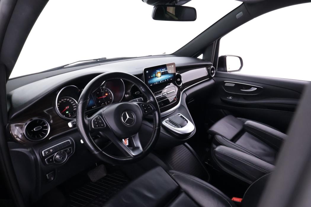 MERCEDES-BENZ V 2022
