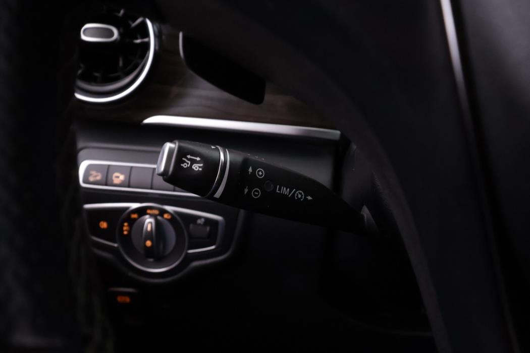 MERCEDES-BENZ V 2022