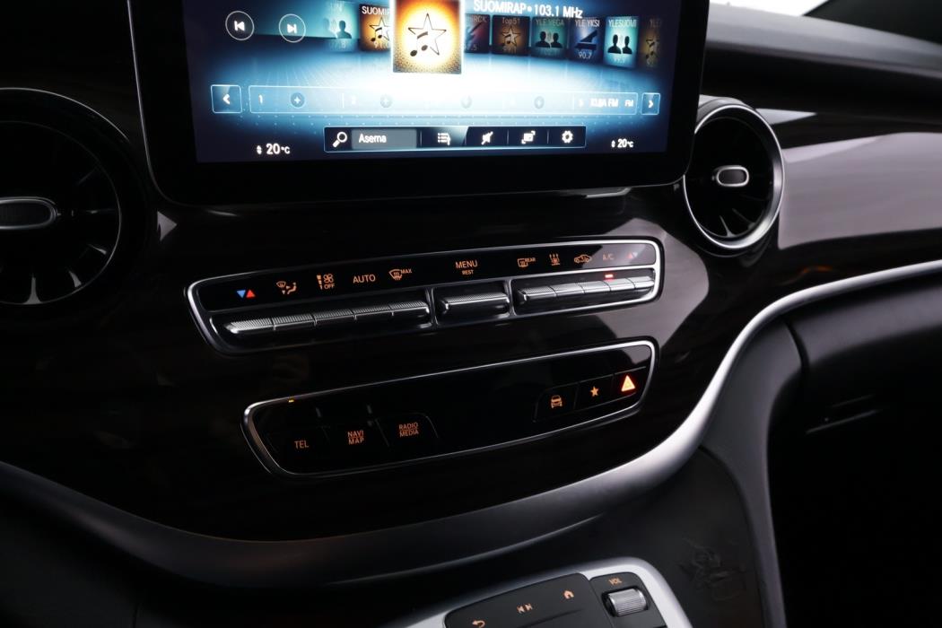 MERCEDES-BENZ V 2022