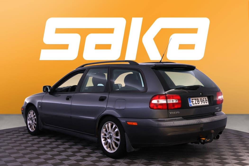 VOLVO V40 2001