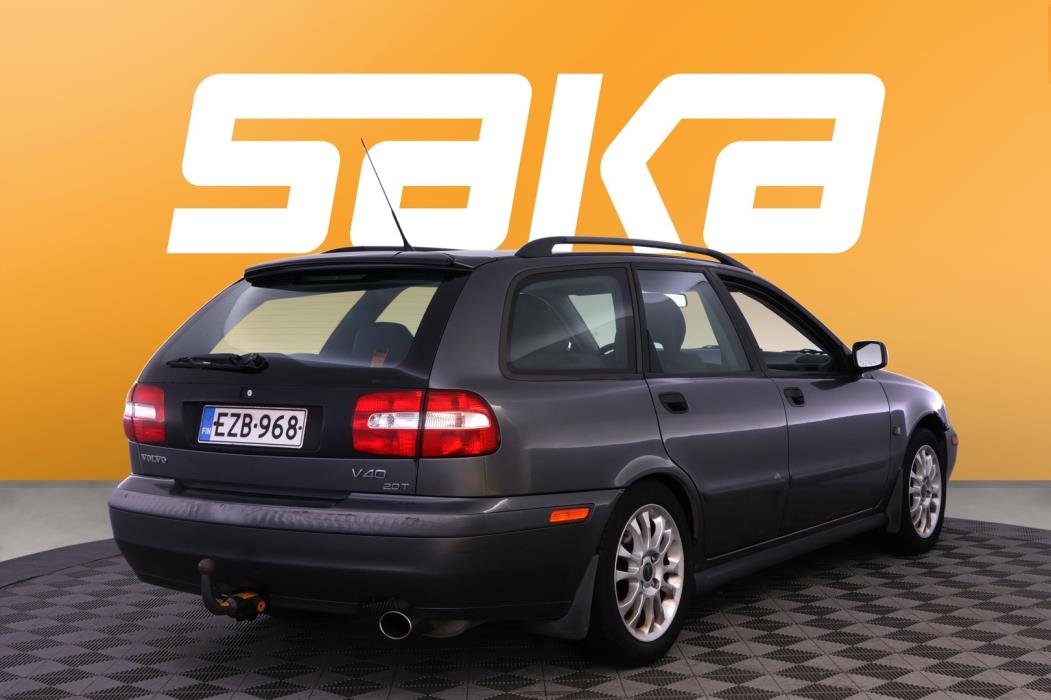 VOLVO V40 2001