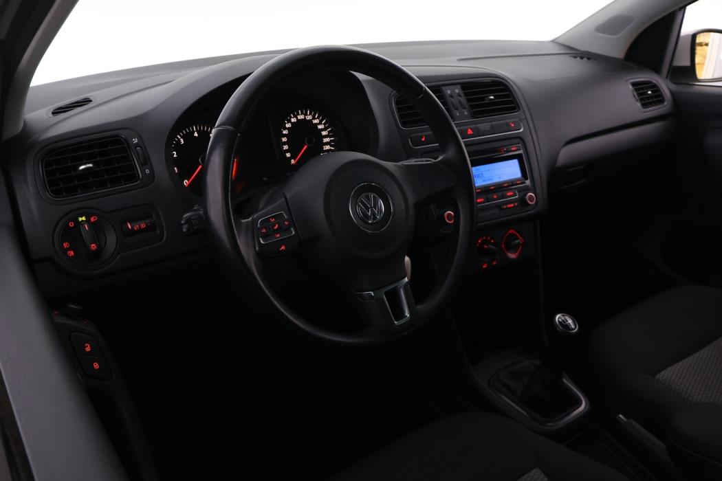 VOLKSWAGEN Polo 2011