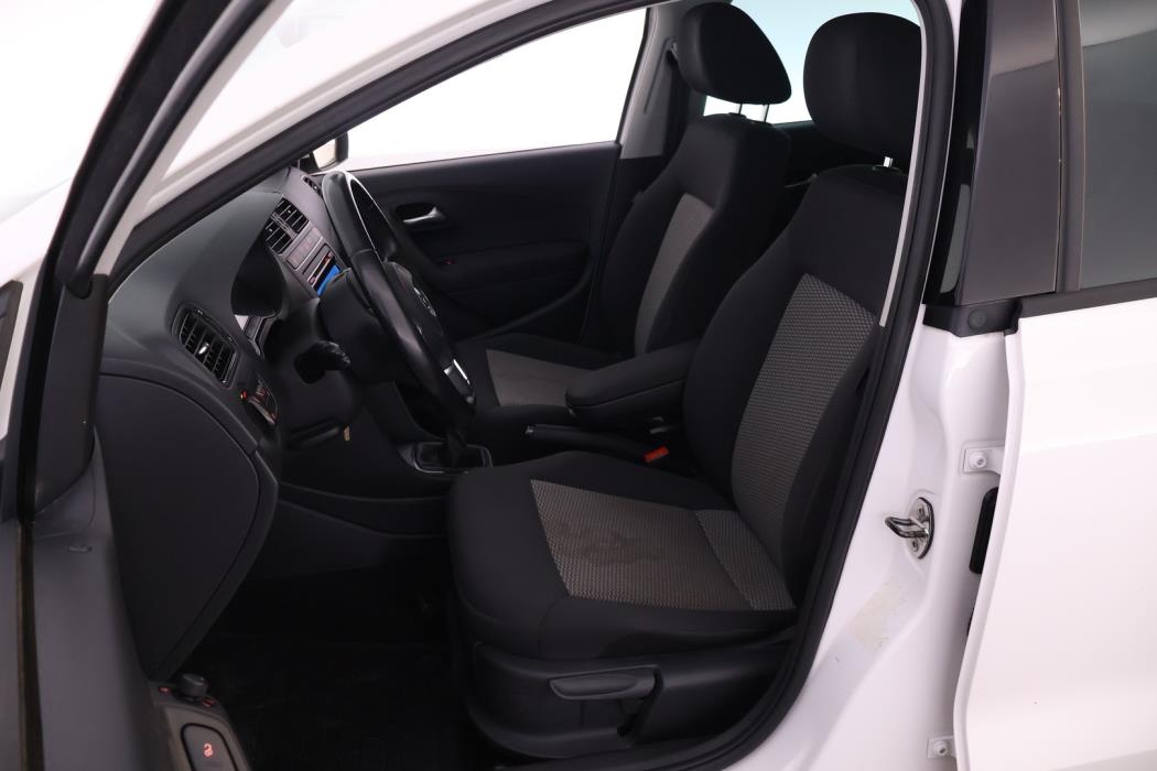 VOLKSWAGEN Polo 2011