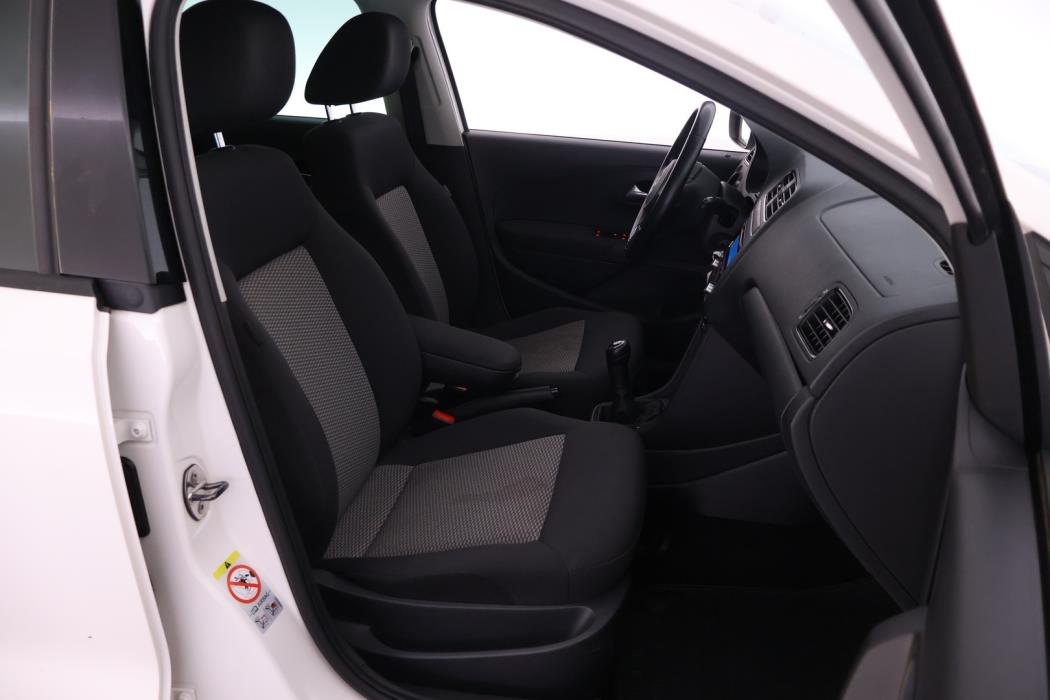 VOLKSWAGEN Polo 2011