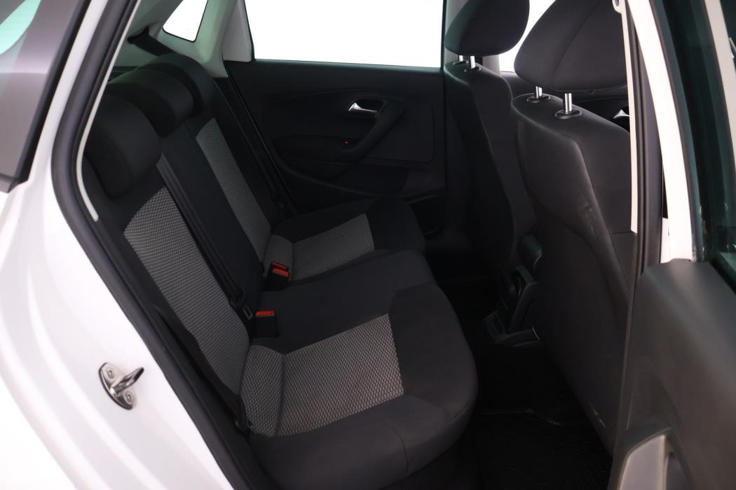 VOLKSWAGEN Polo 2011