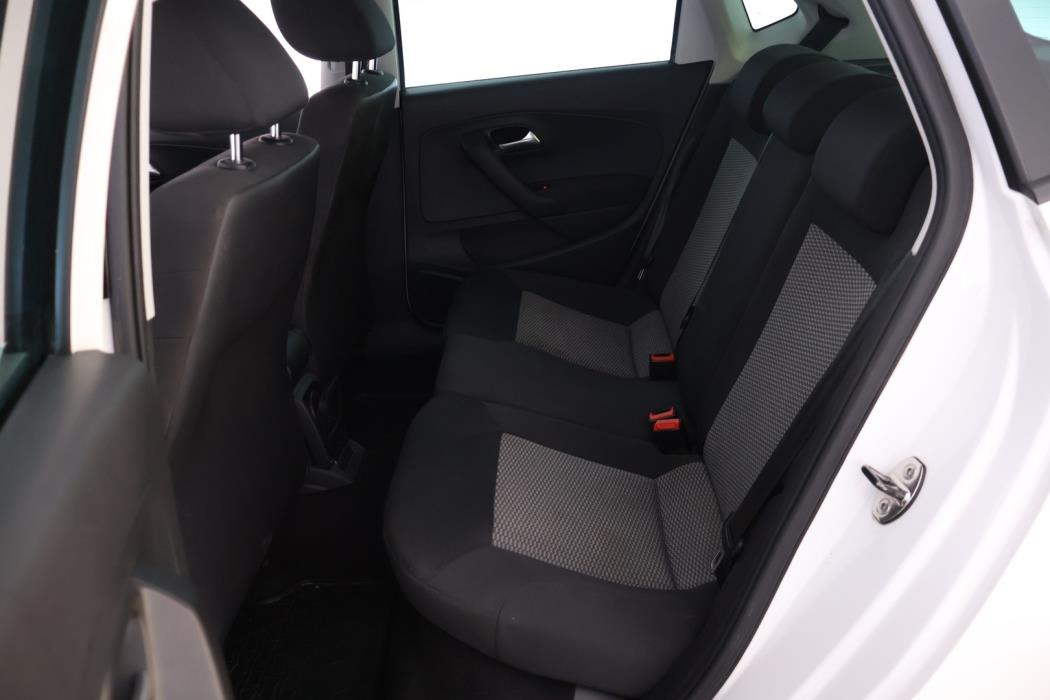 VOLKSWAGEN Polo 2011