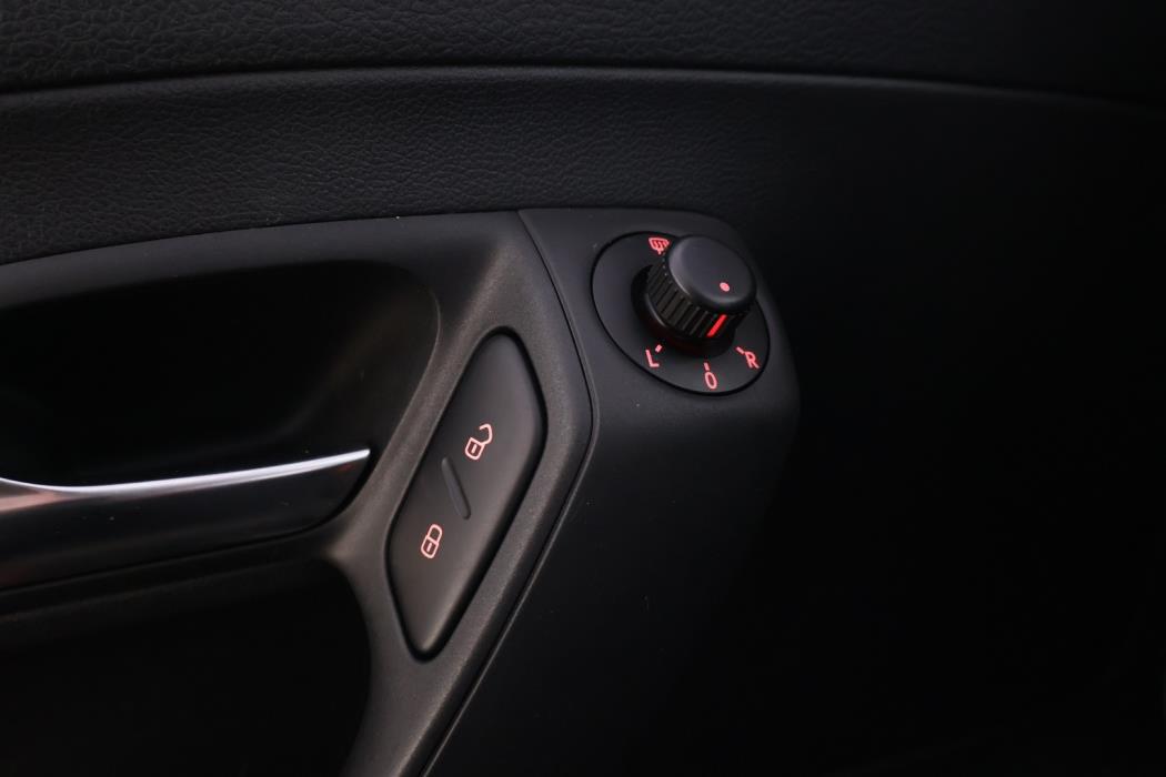 VOLKSWAGEN Polo 2011