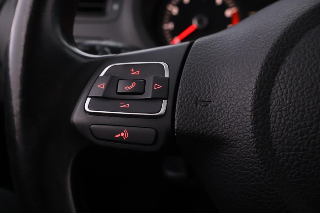 VOLKSWAGEN Polo 2011