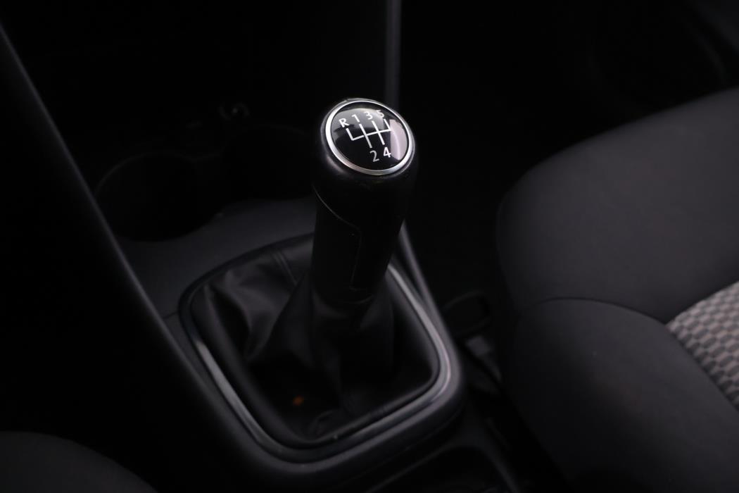VOLKSWAGEN Polo 2011