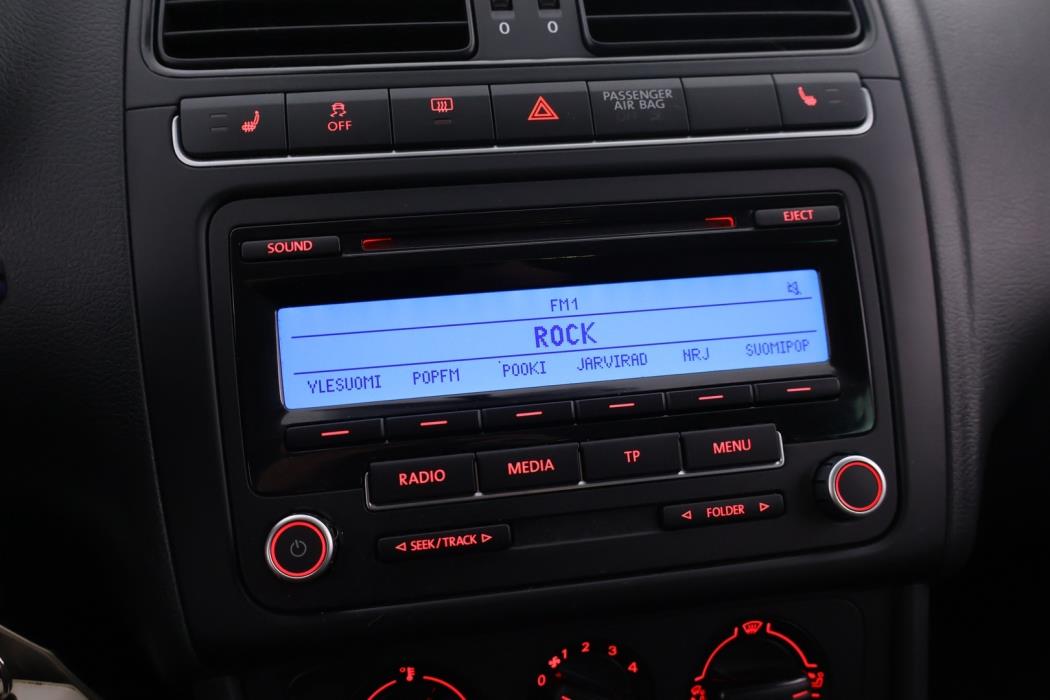VOLKSWAGEN Polo 2011