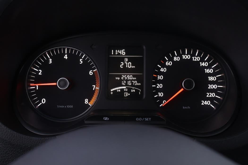 VOLKSWAGEN Polo 2011