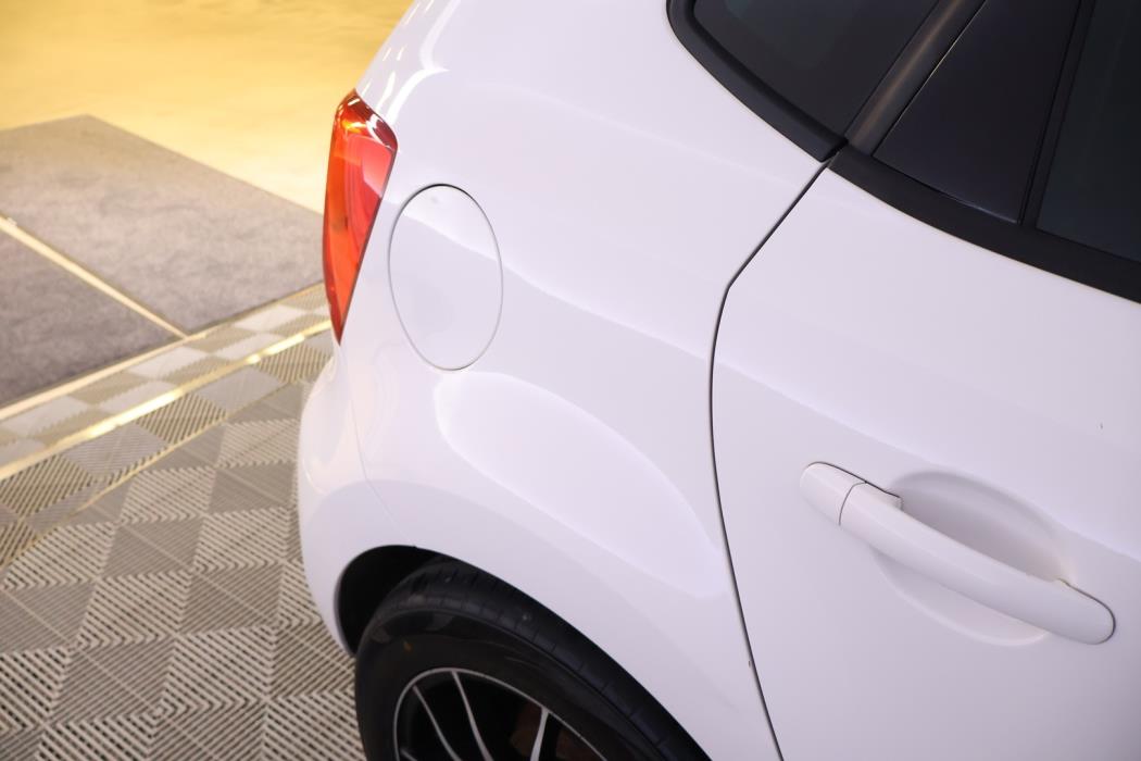 VOLKSWAGEN Polo 2011
