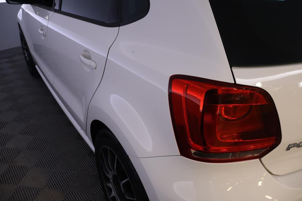 VOLKSWAGEN Polo 2011