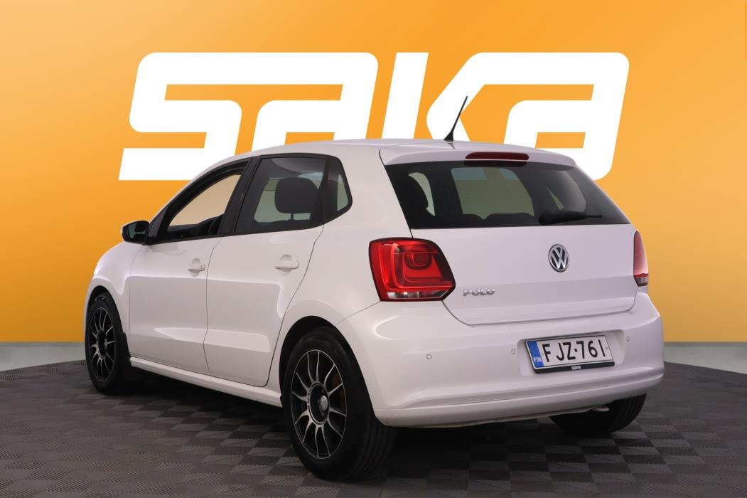 VOLKSWAGEN Polo 2011