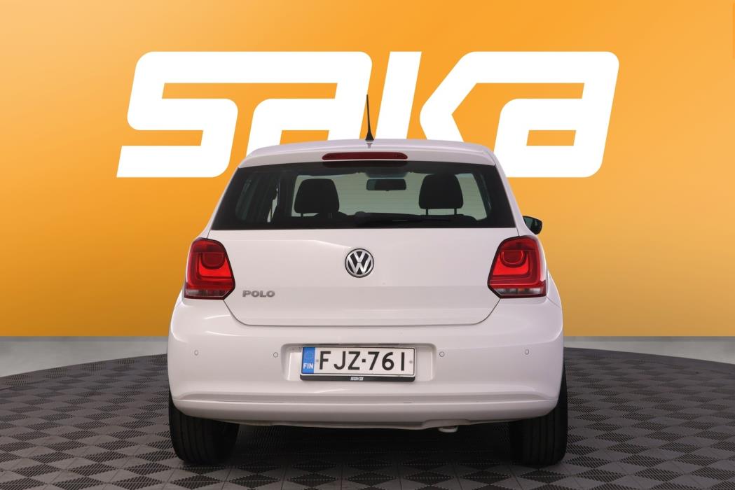 VOLKSWAGEN Polo 2011