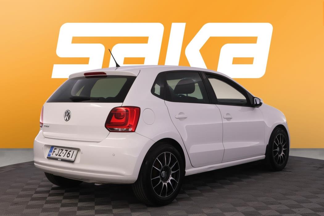 VOLKSWAGEN Polo 2011