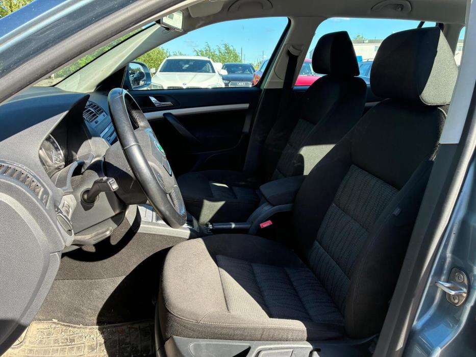 SKODA Octavia 2012