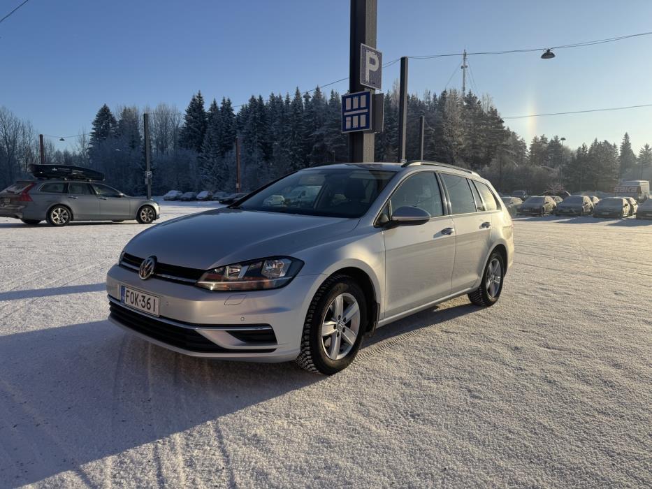 VOLKSWAGEN Golf 2020