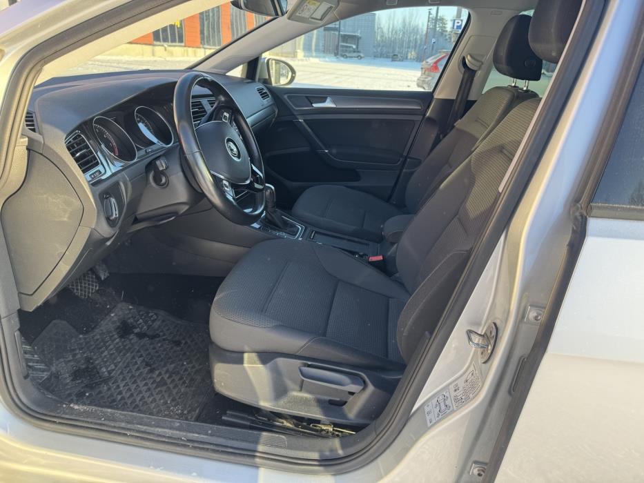 VOLKSWAGEN Golf 2020