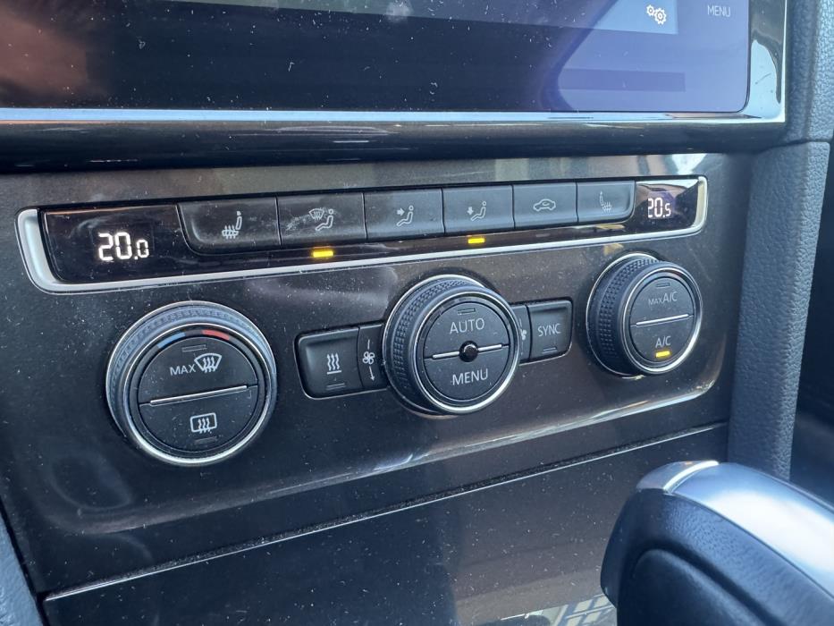 VOLKSWAGEN Golf 2020