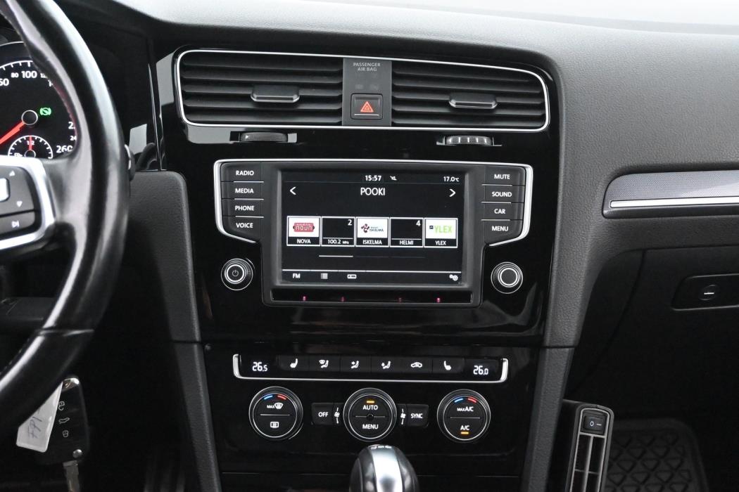 VOLKSWAGEN Golf 2016