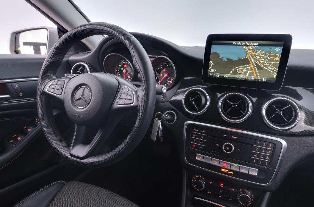 MERCEDES-BENZ CLA 2017