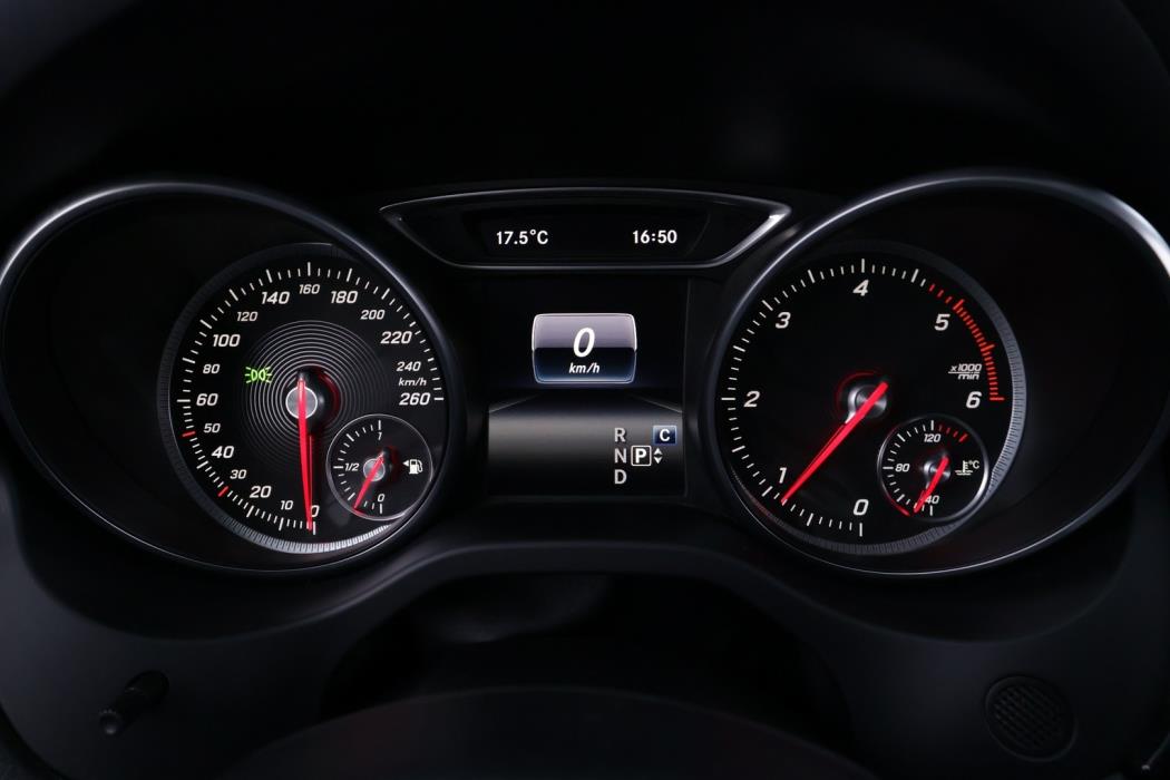 MERCEDES-BENZ CLA 2017