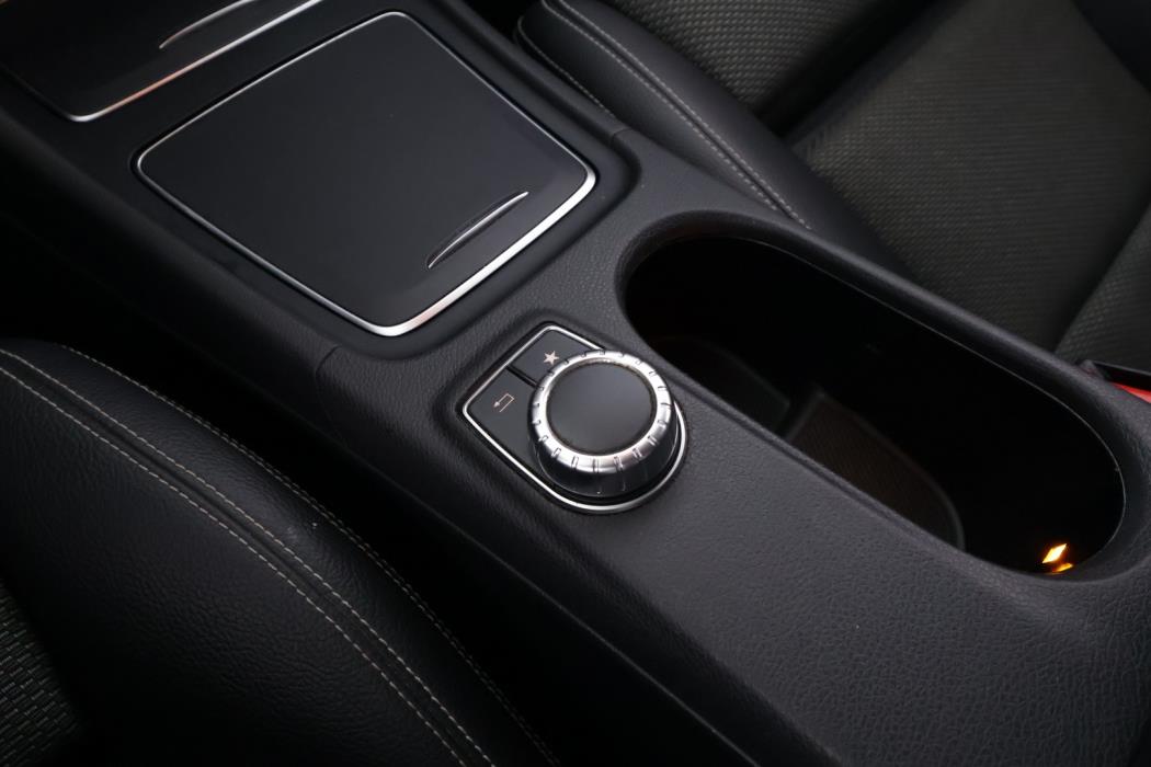 MERCEDES-BENZ CLA 2017