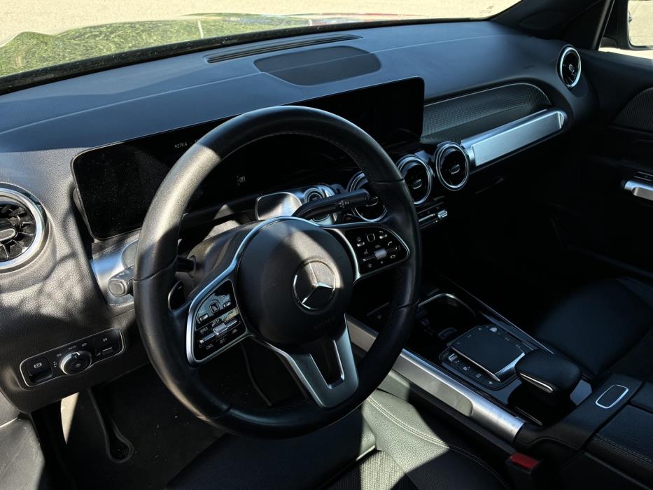 MERCEDES-BENZ GLB 2023