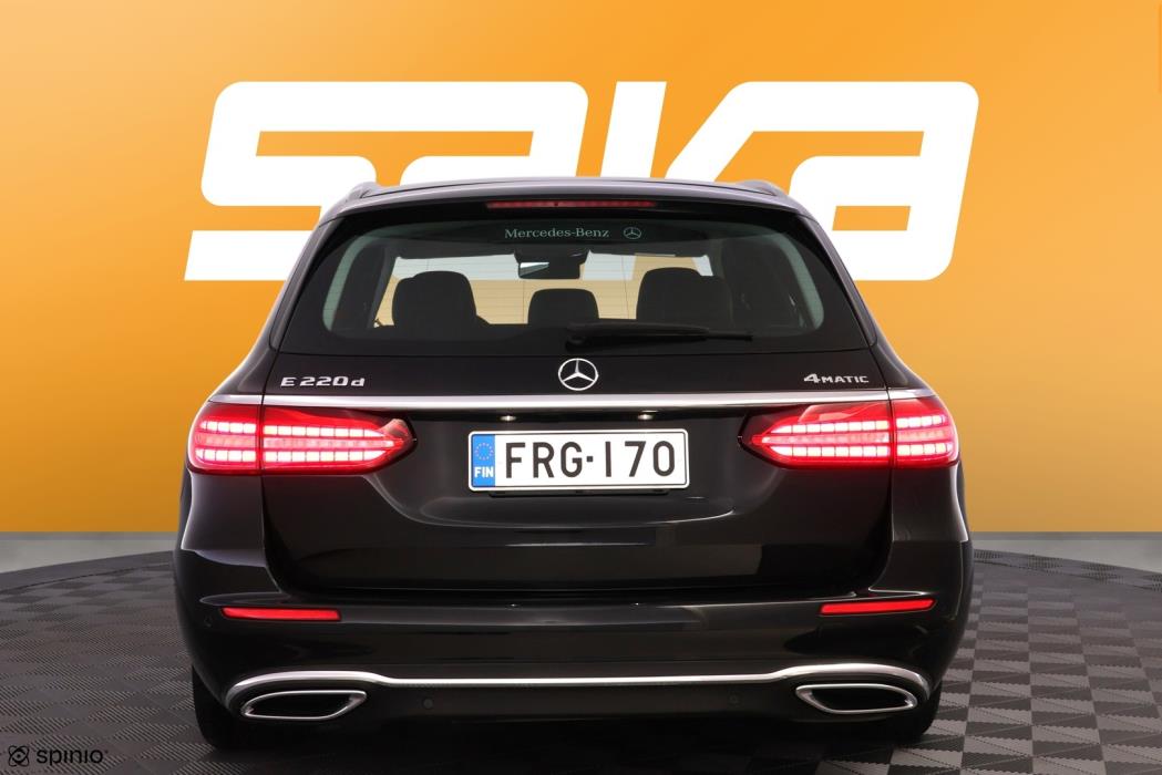 MERCEDES-BENZ E 2023
