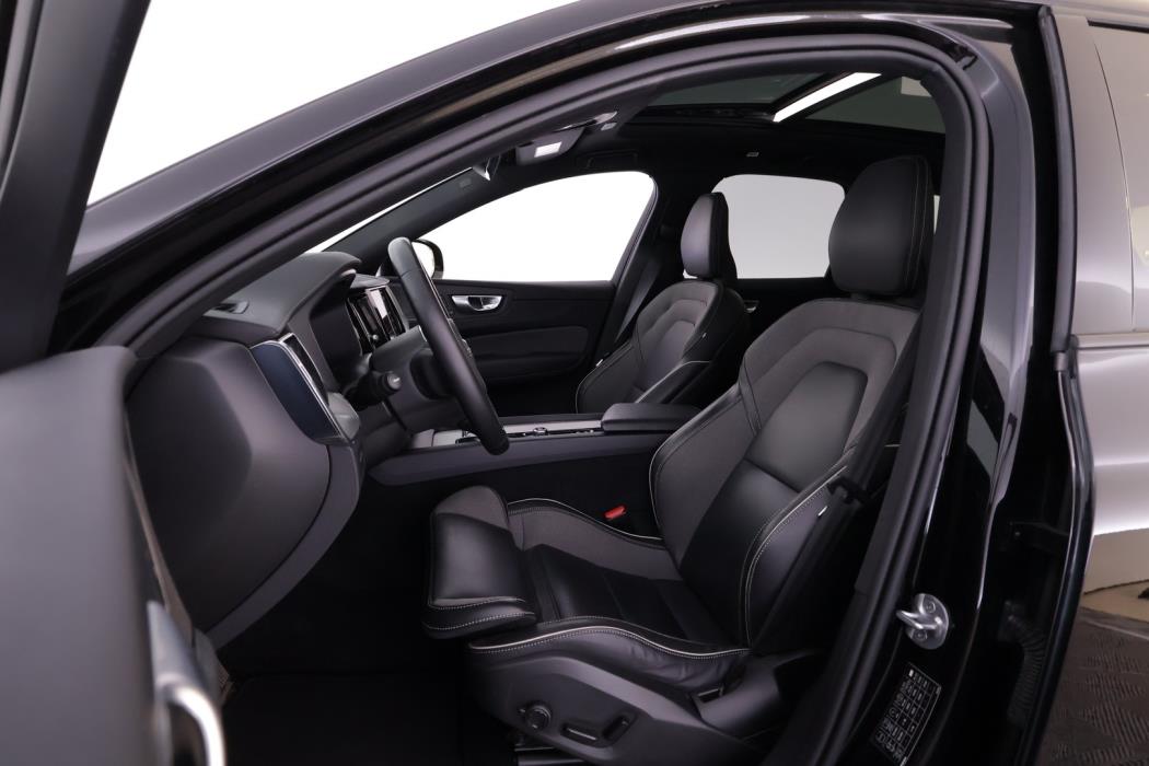 VOLVO XC60 2024