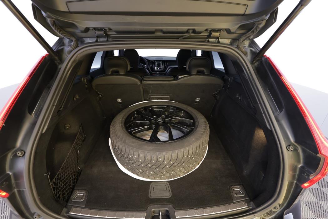VOLVO XC60 2024